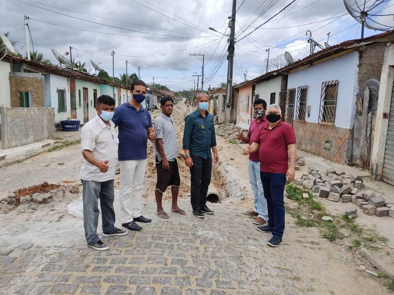 Camacã: Após 20 anos moradores das Casas Novas em Leoventura comemoram o início da obra de esgotamento sanitário
